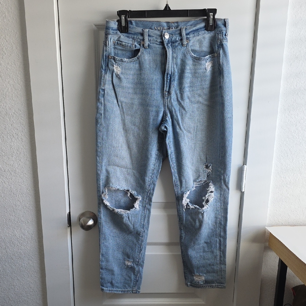 AE Mom Jeans Distressed 6 Short G177